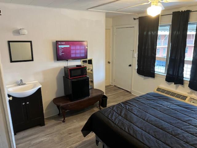 Spruce Pine Inn Bagian luar foto