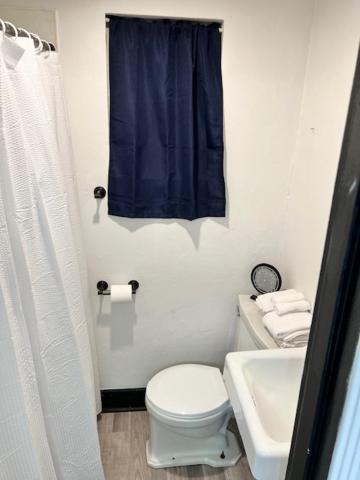 Spruce Pine Inn Bagian luar foto