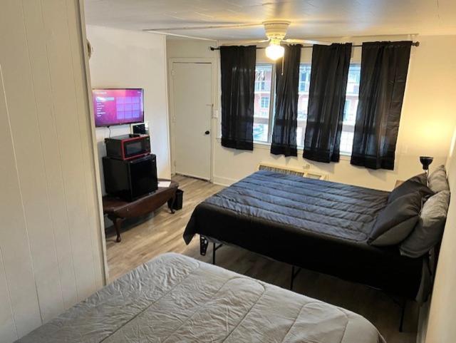 Spruce Pine Inn Bagian luar foto